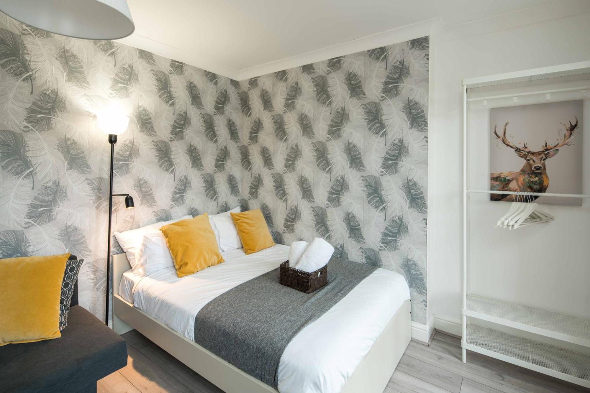 Private Double Room Shared Bathroom Near City Centre Лондон Екстериор снимка