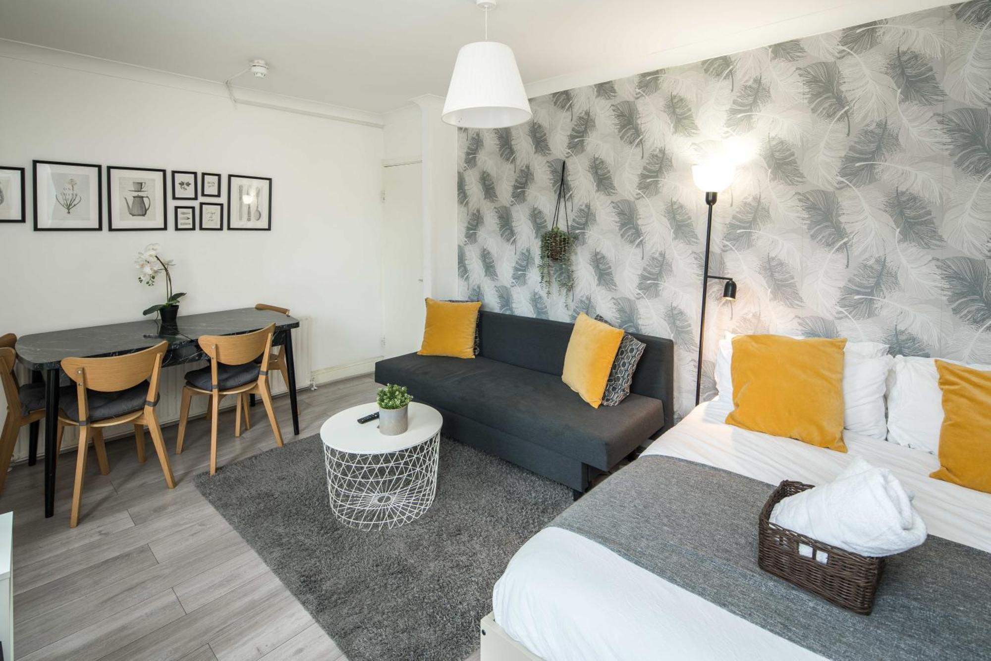 Private Double Room Shared Bathroom Near City Centre Лондон Екстериор снимка
