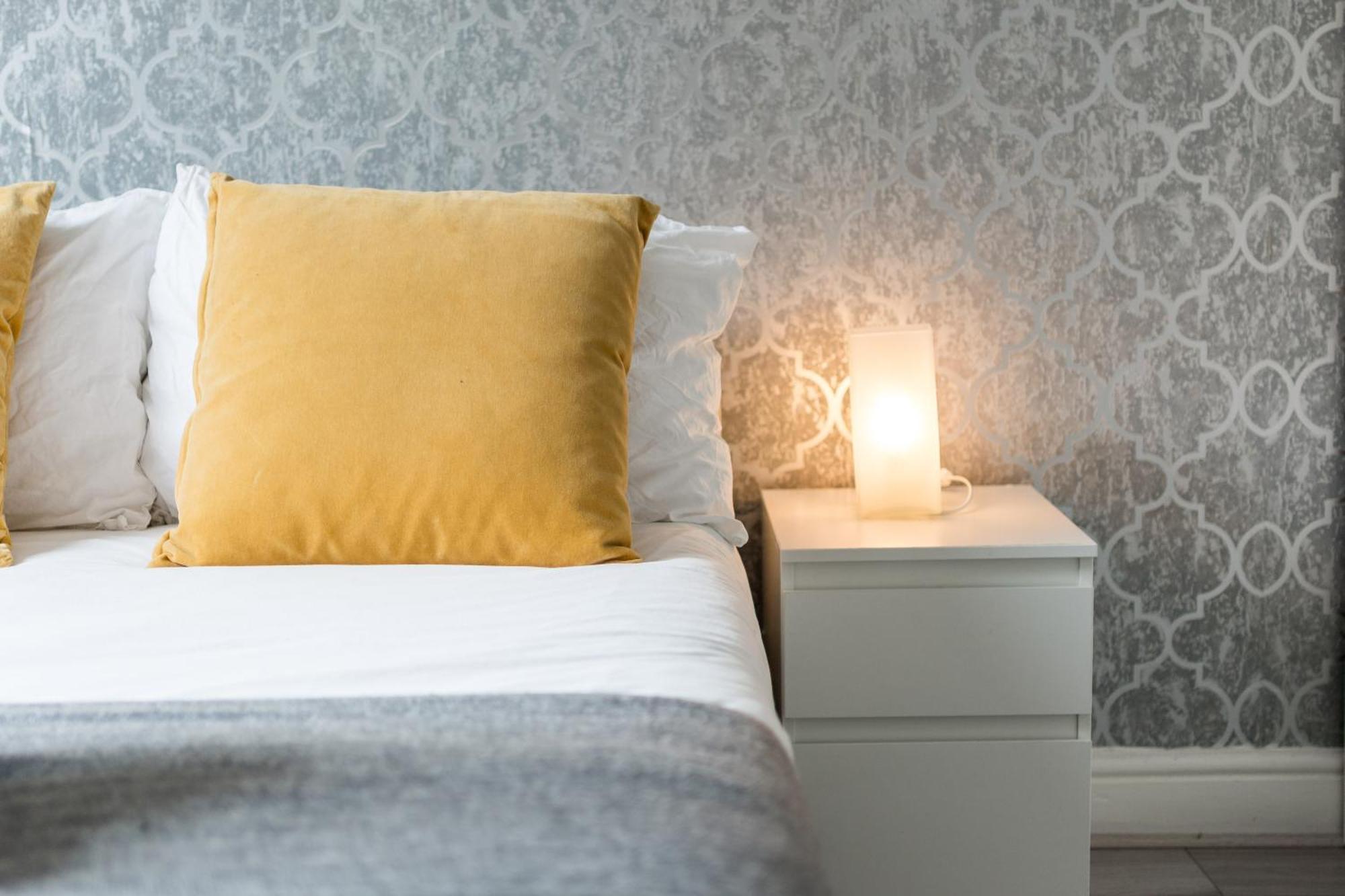 Private Double Room Shared Bathroom Near City Centre Лондон Екстериор снимка