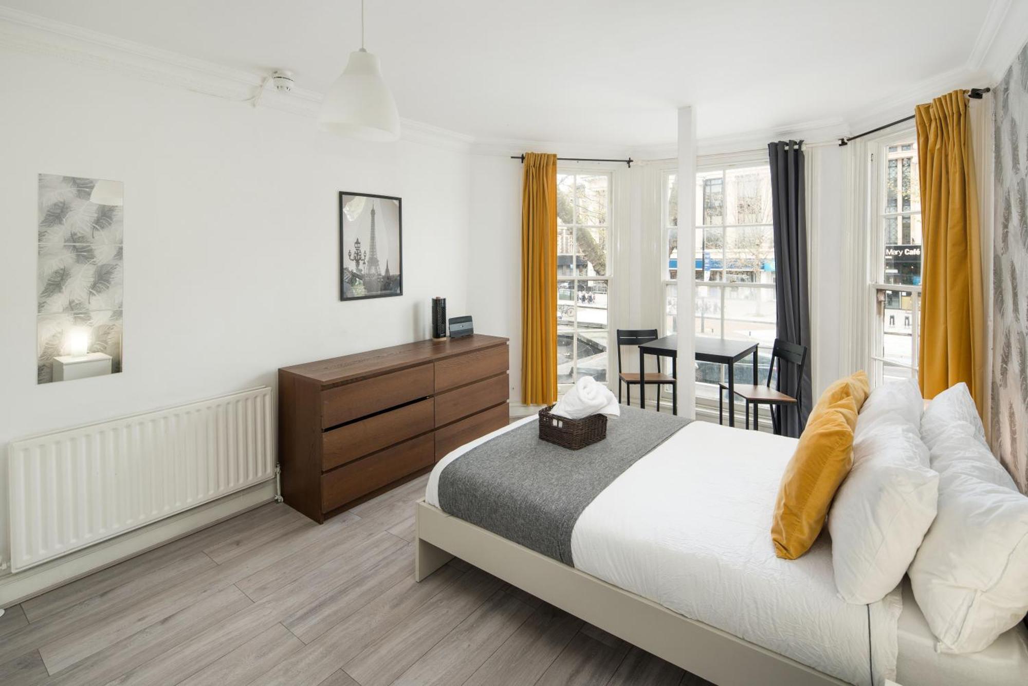 Private Double Room Shared Bathroom Near City Centre Лондон Екстериор снимка